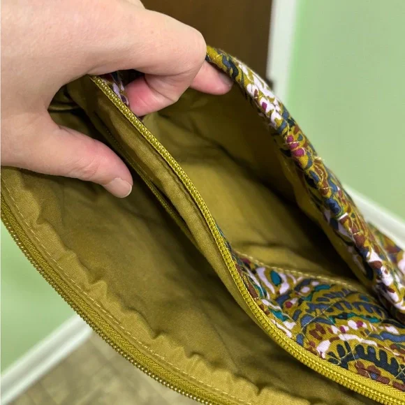 Bundle of Vera Bradley Bags and Wallet in Buta Spray - Picture 5 of 10